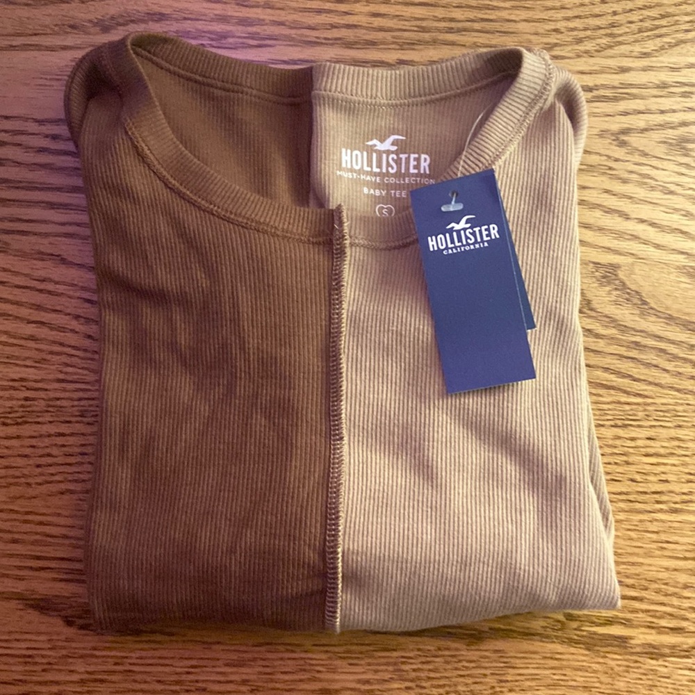 NWT hollister tee